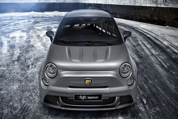 2015 Abarth 695 biposto