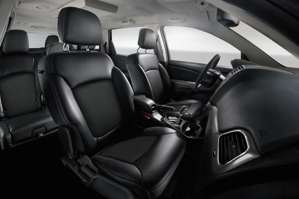 2015 Fiat Freemont Cross Interior