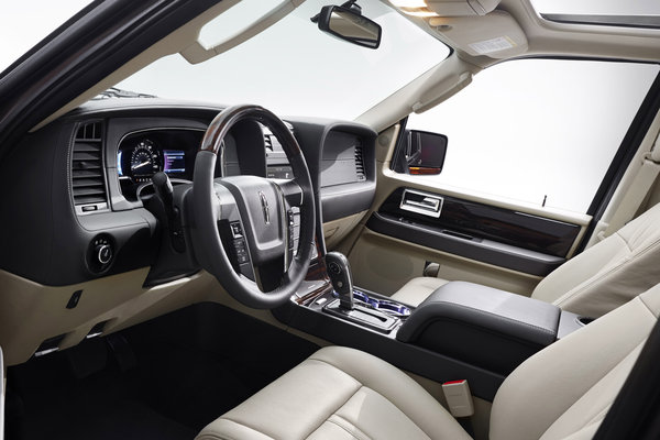 2015 Lincoln Navigator Interior