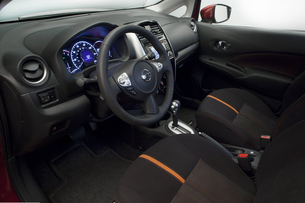 2015 Nissan Versa Note SR Interior