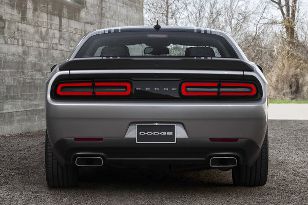 2015 Dodge Challenger 392 Hemi Scat Pack Shaker