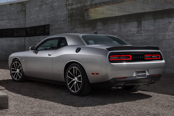 2015 Dodge Challenger 392 Hemi Scat Pack Shaker