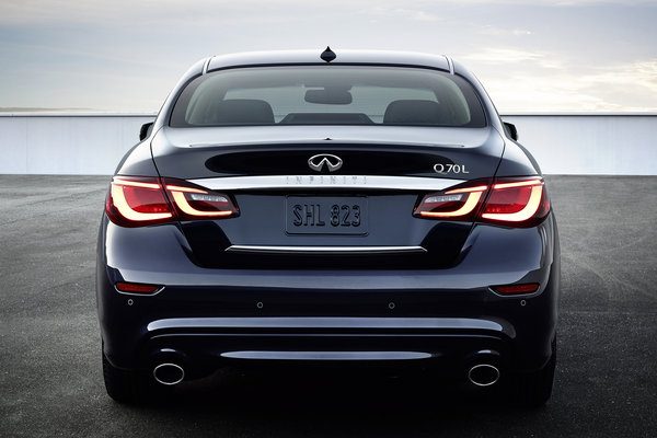 2015 Infiniti Q70L