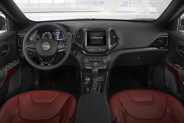 2014 Jeep Cherokee Urbane Design Interior