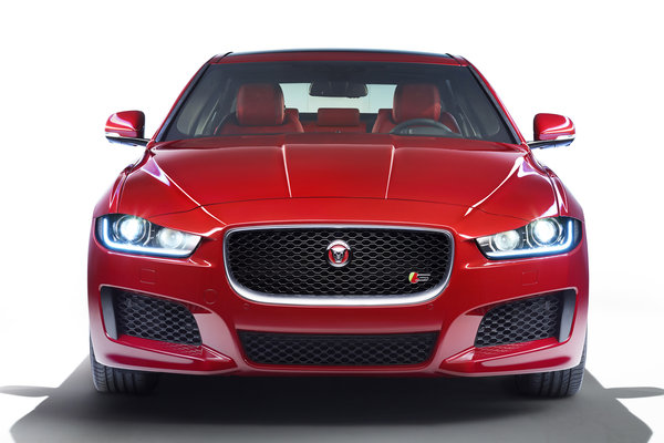 2016 Jaguar XE sedan