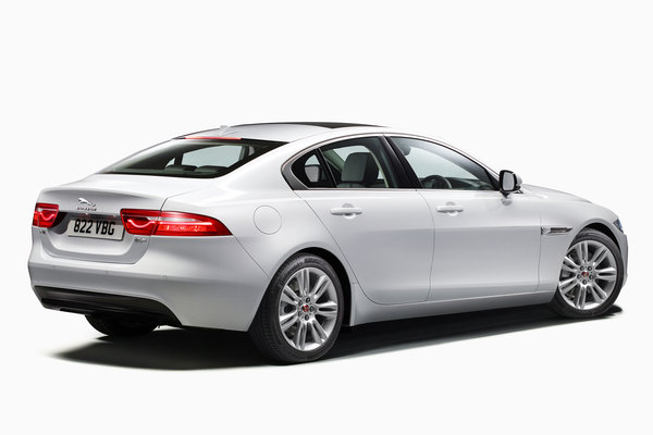 2016 Jaguar XE sedan