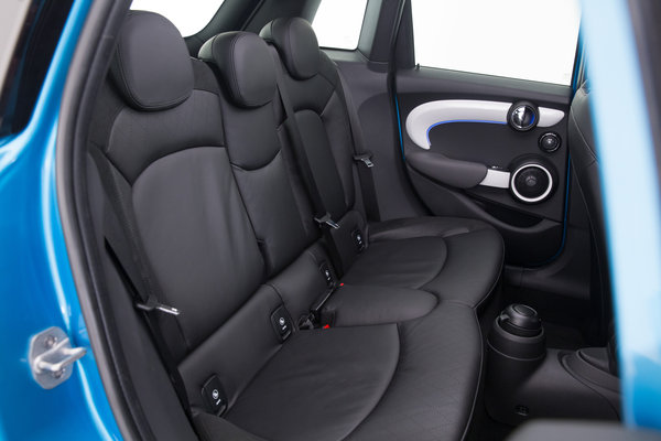 2015 Mini Cooper Hardtop 4-door Interior