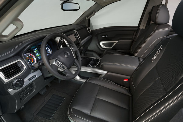 2016 Nissan Titan Crew Cab Interior