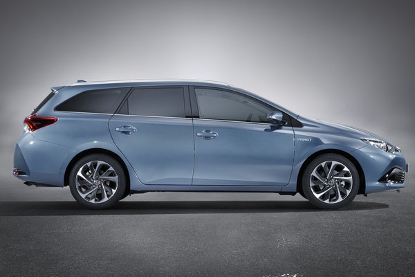 2015 Toyota Auris wagon