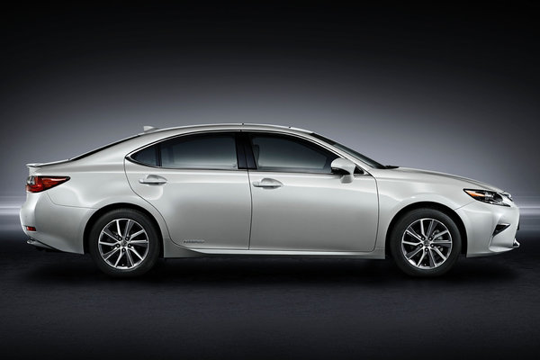 2016 Lexus ES