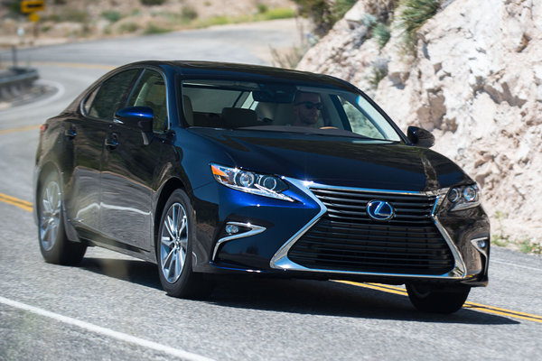 2016 Lexus ES 300h