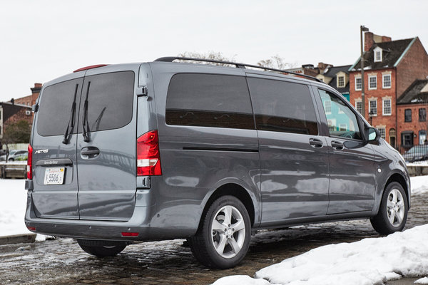 2016 Mercedes-Benz Metris passenger van