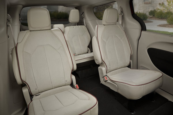 2017 Chrysler Pacifica Interior