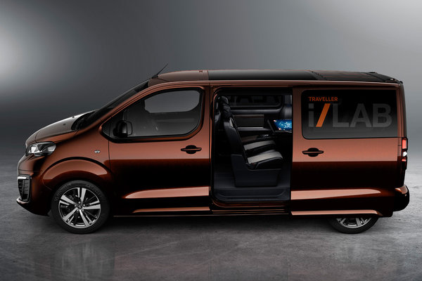 2016 Peugeot Traveller i-Lab