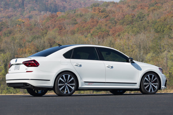 2016 Volkswagen Passat GT