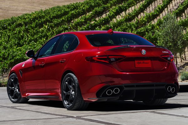 2017 Alfa Romeo Giulia Quadrifoglio