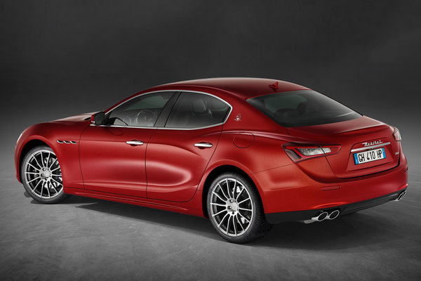 2017 Maserati Ghibli Sport pack