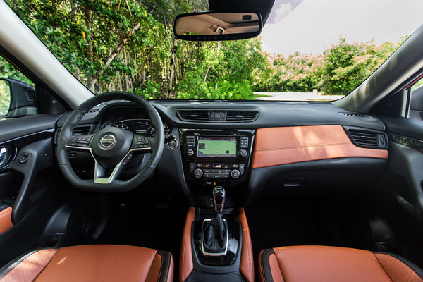 2017 Nissan Rogue SL Interior