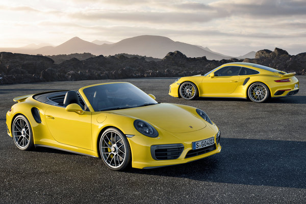 2017 Porsche 911 Turbo S Coupe / Cabriolet