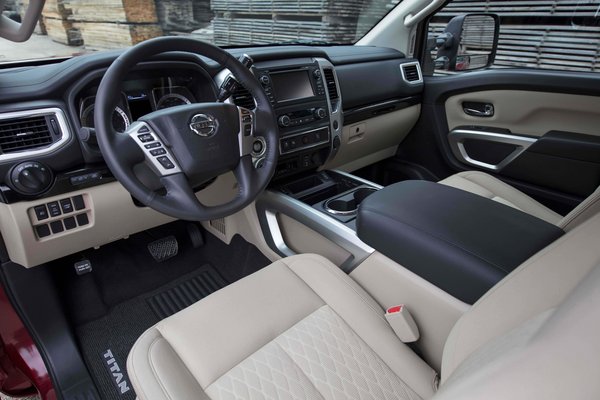 2017 Nissan Titan King Cab Interior