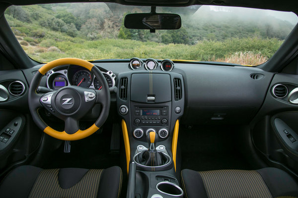 2018 Nissan 370Z Heritage Edition Interior