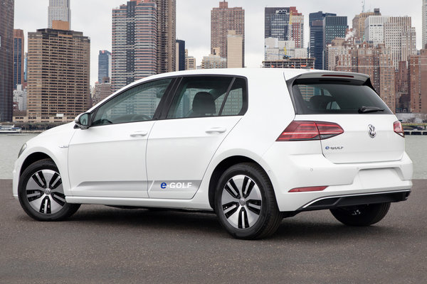 2017 Volkswagen Golf e-Golf