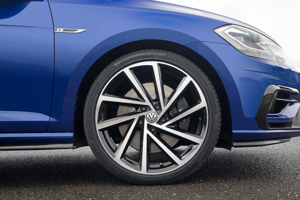 2018 Volkswagen Golf R 5d Wheel