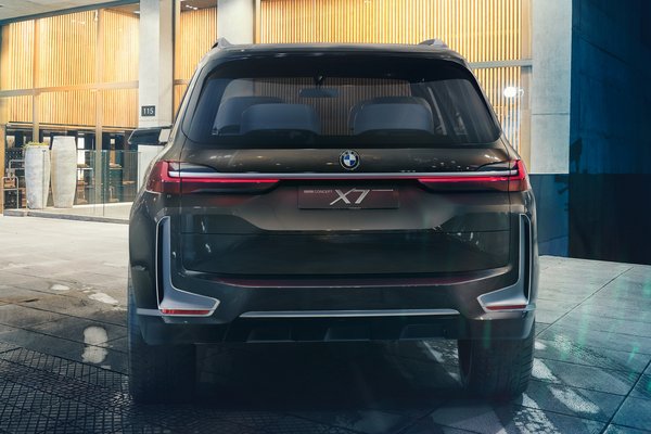 2017 BMW Concept X7 iPerformance