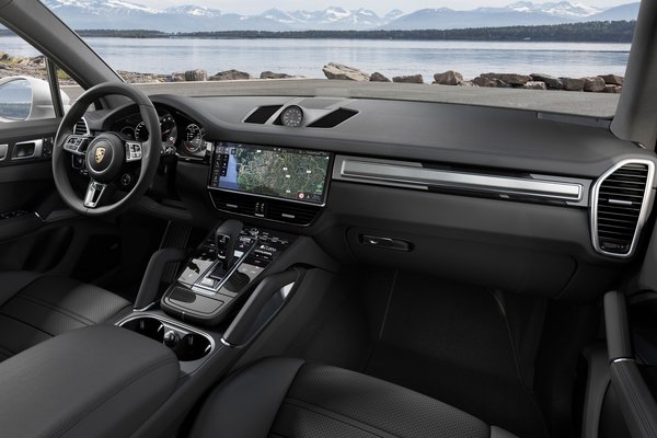 2019 Porsche Cayenne Turbo Interior