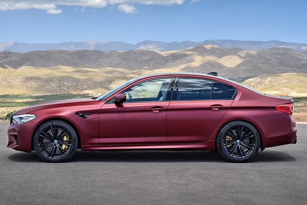 2018 BMW 5-Series M5 first edition sedan