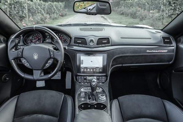 2018 Maserati GranTurismo convertible Interior