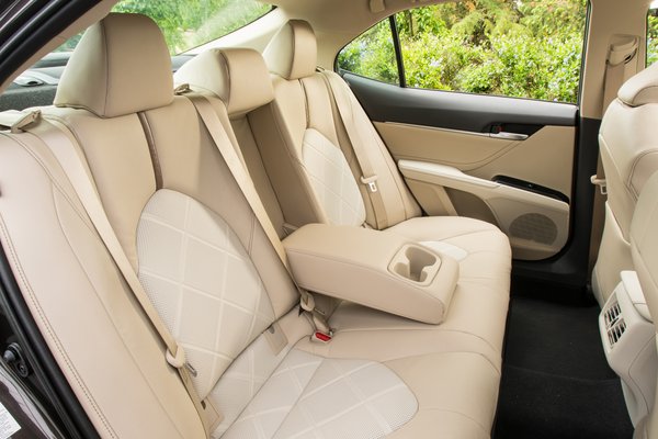 2018 Toyota Camry XLE Hybrid Interior