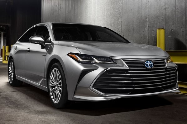 2019 Toyota Avalon Limited Hybrid