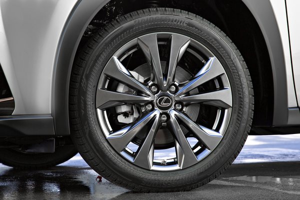 2019 Lexus UX Wheel