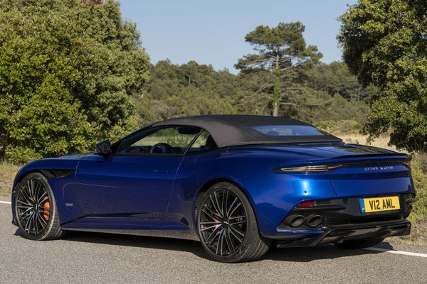 2020 Aston Martin DBS Superleggera Volante