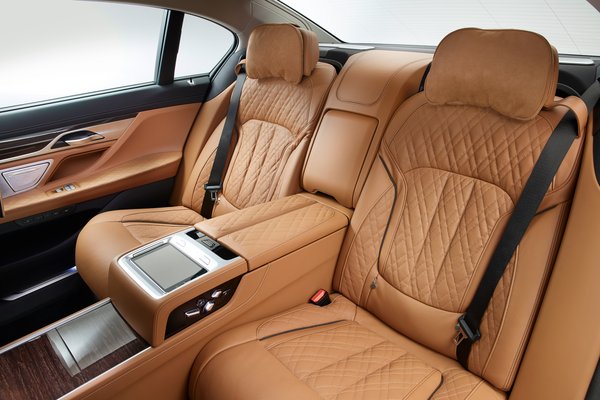 2020 BMW 7-Series 750Li Interior