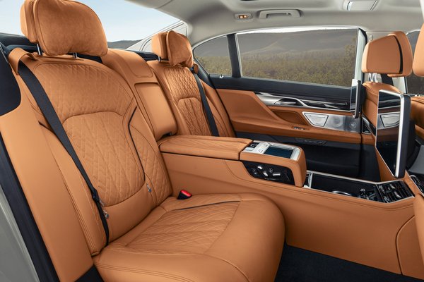 2020 BMW 7-Series 750Li Interior