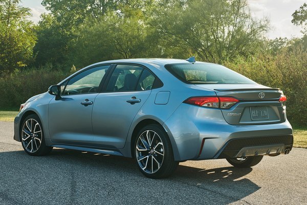 2020 Toyota Corolla XSE sedan