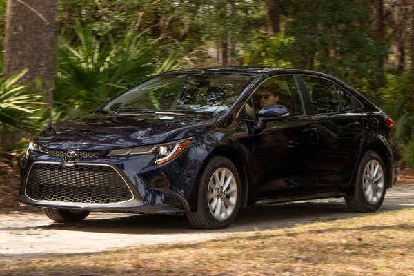 2020 Toyota Corolla XLE sedan