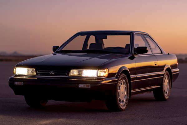 1990 Infiniti M30