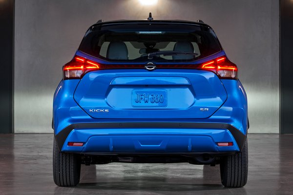 2021 Nissan Kicks SR