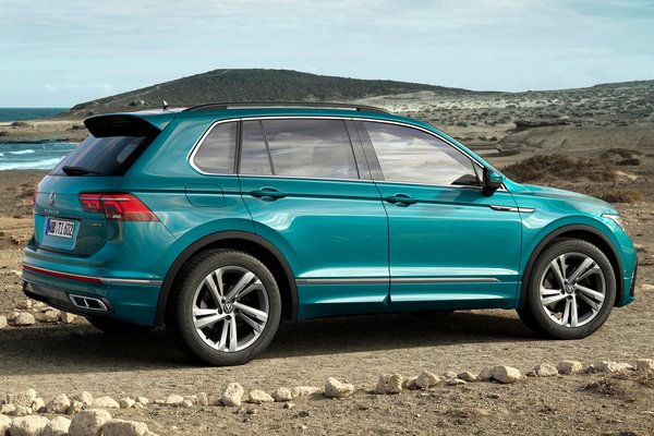 2021 Volkswagen Tiguan (European SWB model)