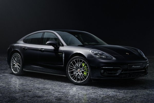 2022 Porsche Panamera Platinum