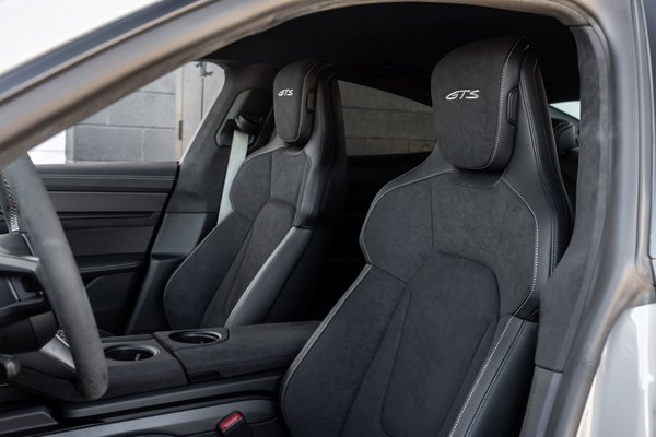 2022 Porsche Taycan GTS Interior