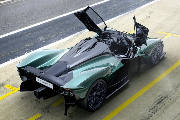 2022 Aston Martin Valkyrie Spider