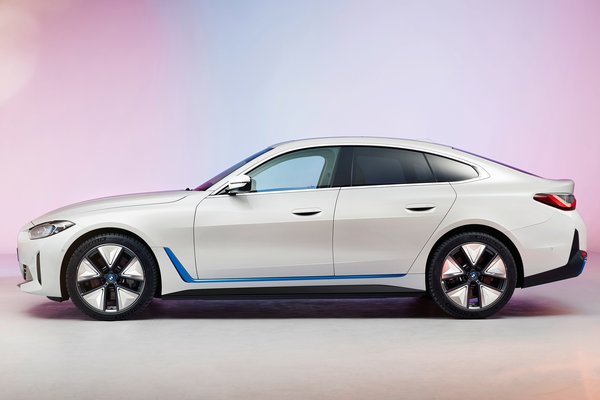 2022 BMW i4