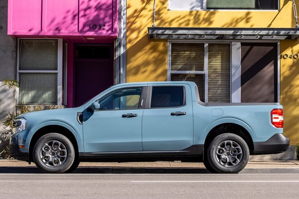 2022 Ford Maverick XLT Hybrid