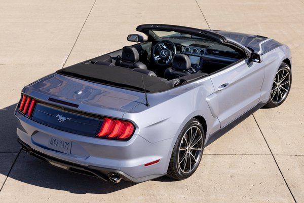 2022 Ford Mustang convertible Coastal edition