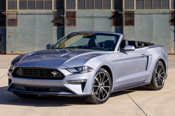 2022 Ford Mustang convertible Coastal edition