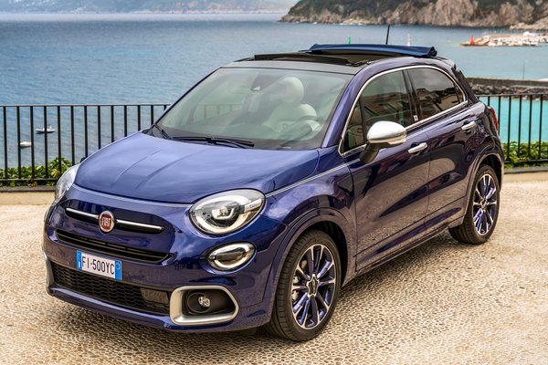 2022 Fiat 500X Yacht Club Capri special edition